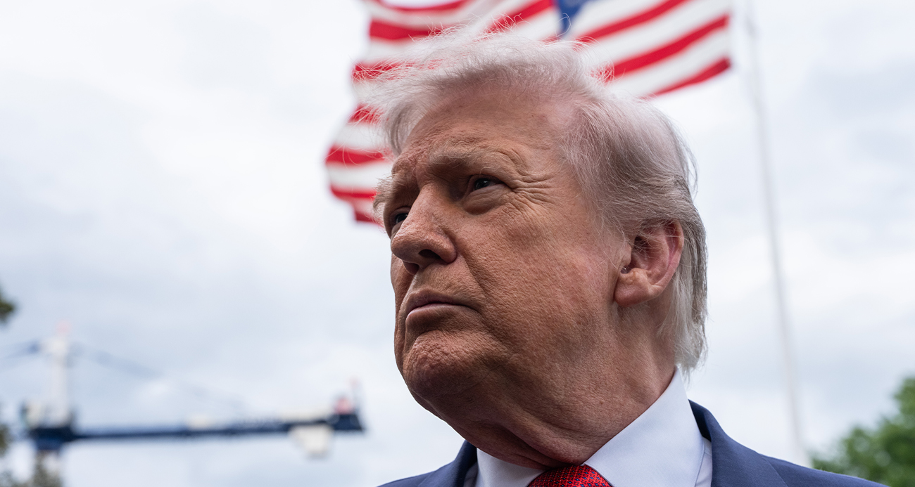 ABD Başkanı Donald Trump, "İran, 47 yıldır ABD ve dünyanın geri kalanıyla oyunlar oynuyor. İranlılar bizi oyalıyor, bekletiyor, yol kenarı bombalarıyla askerlerimizi öldürüyorlardı. Bize gülüyorlardı, artık gülemeyecekler" dedi.