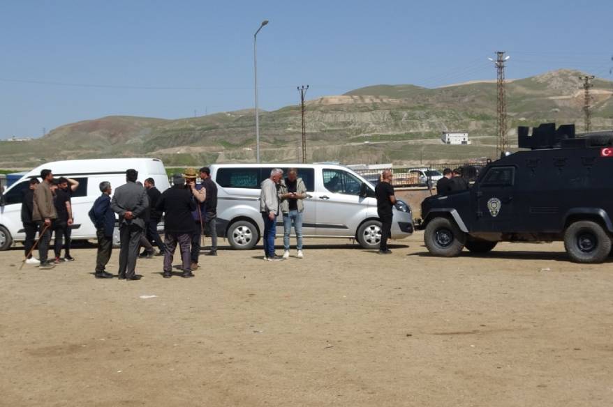Hayvan pazarında kan döküldü: Ölü ve yaralılar var!
