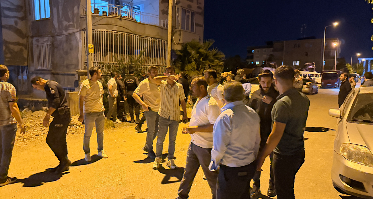 Adıyaman’da ev sahibi ile kiracının yakınları arasında çıkan kavgada 2’si kadın 11 kişi yaralandı.