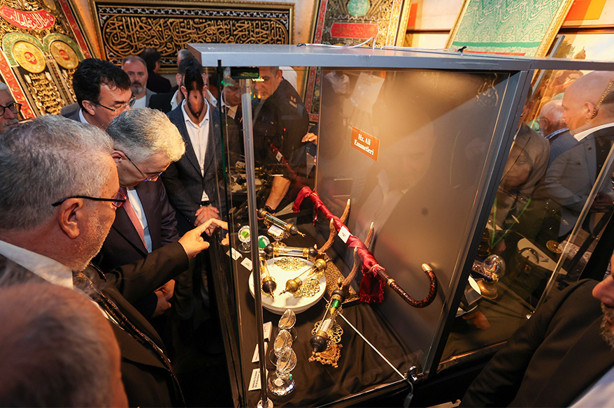 Panorama 1326 Bursa Fetih Müzesi’nde "Mukaddes emanetler" sergisi ziyarete açıldı