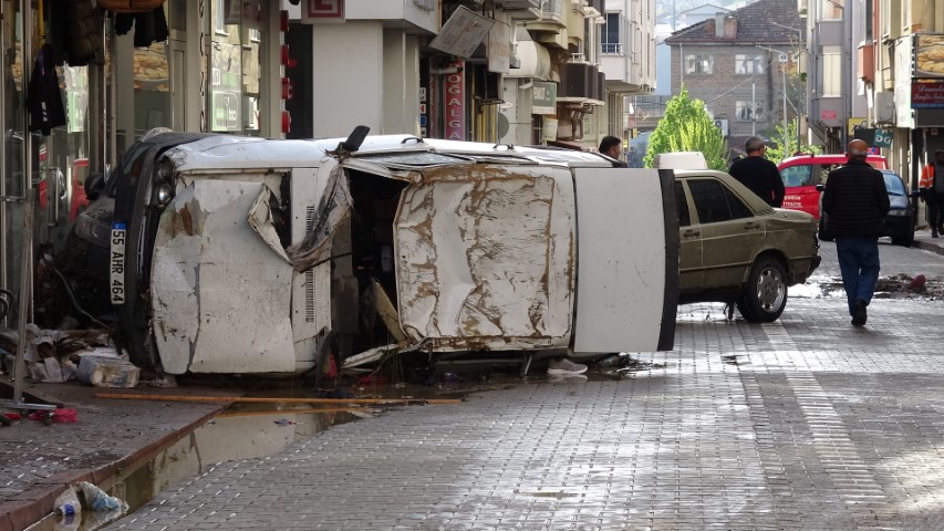 Sel felaketinin boyutu gün ağarınca ortaya çıktı!