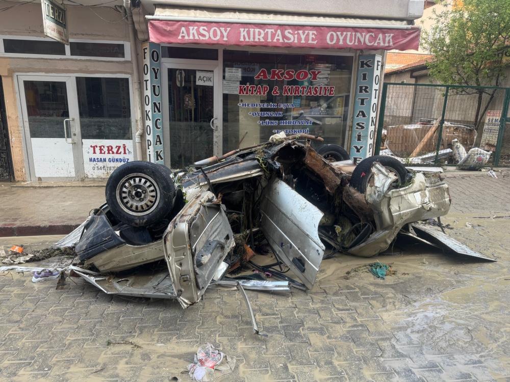 Selin vurduğu Havza’da yaralar sarılıyor: Tüm ekipler sahada