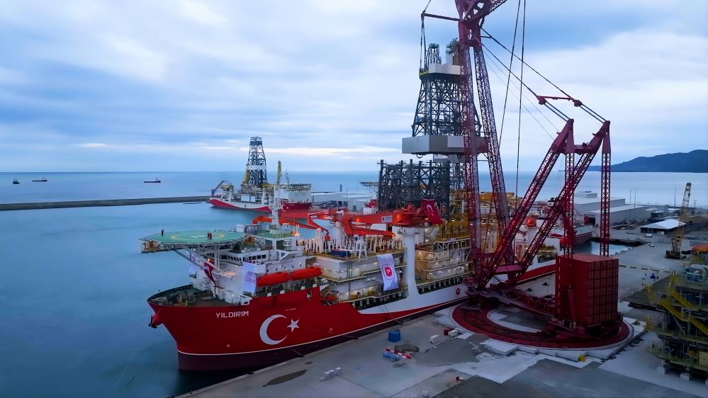 Yıldırım Derin Deniz Sondaj Gemisi ilk görevi için Karadeniz’de