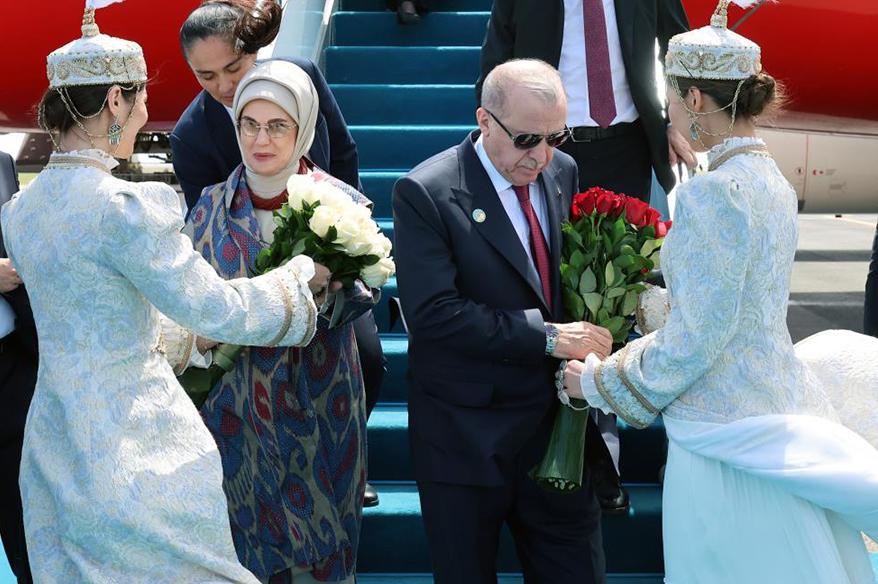 Cumhurbaşkanı Erdoğan TDT zirvesi için Türkistan’da