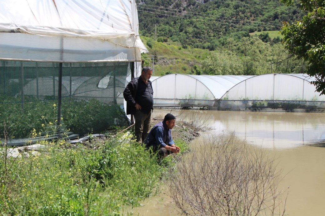 Amasya’da Yeşilırmak Nehri taştı, tarım arazileri sular altında kaldı