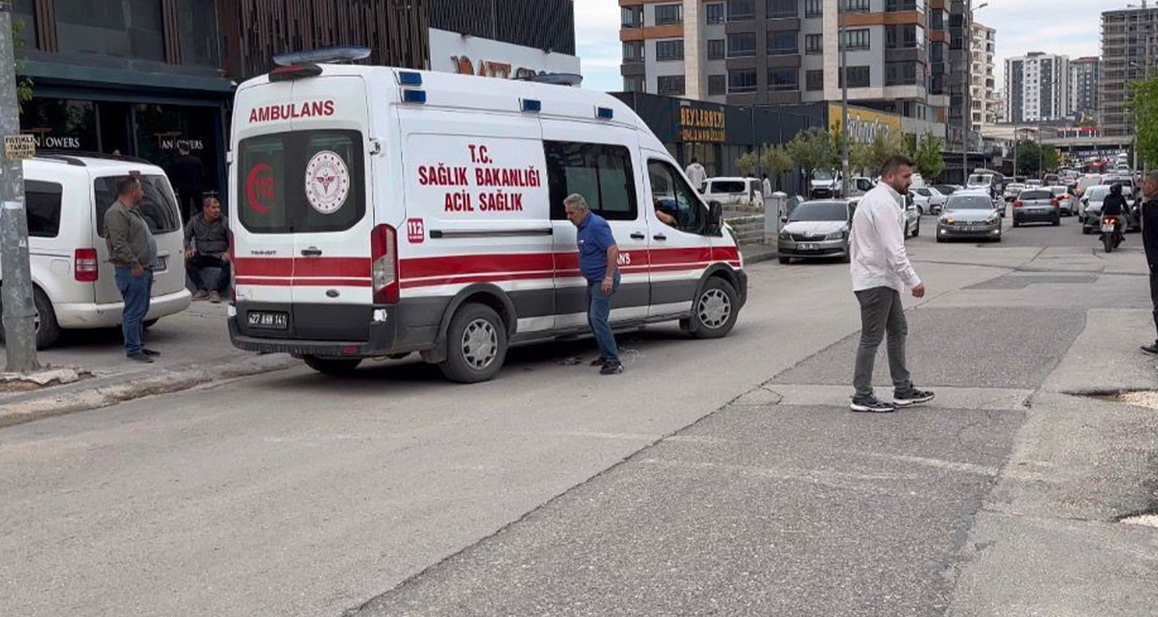 Gaziantep’te cam silerken dengesini kaybederek 8’inci kattan binanın beton teras zeminine düşen 23 yaşındaki genç kız hayatını kaybetti.