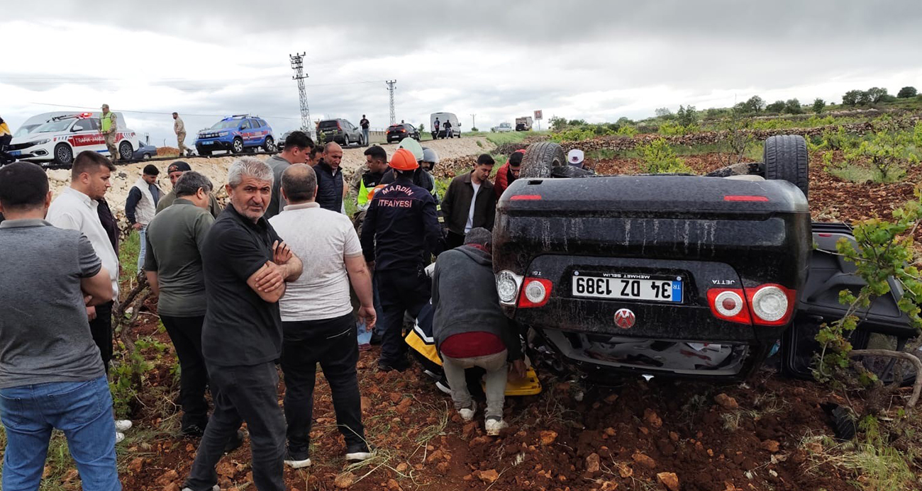 Mardin’in Ömerli ilçesinde otomobilin devrilmesi sonucu meydana gelen trafik kazasında 1 kişi hayatını kaybetti, 2 kişi yaralandı.