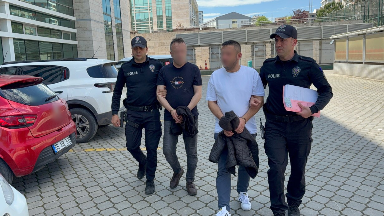 Samsun’un Tekkeköy ilçesinde eski çalışanın iş yerine gelerek silahla ateş açtığı olayla ilgili 2 kişi gözaltına alındı.