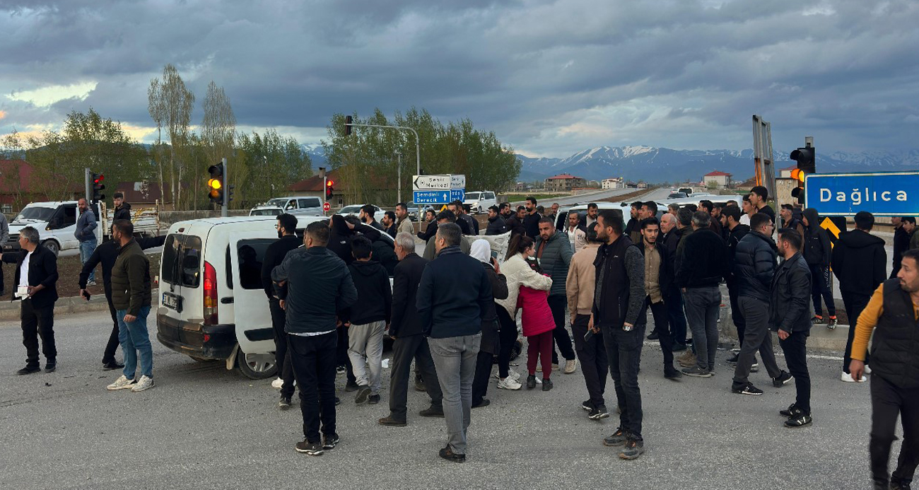 Hakkari’de zincirleme trafik kazası: 11 yaralı