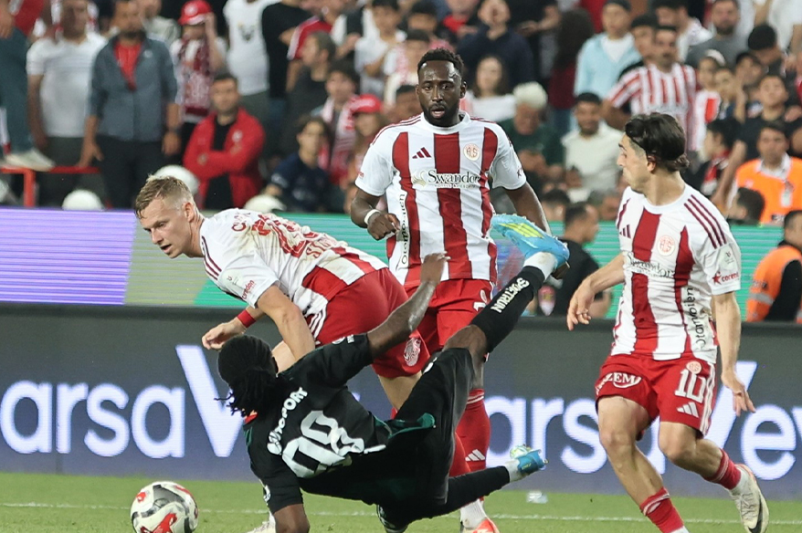 Süper Lig’e veda eden son takım Antalyaspor oldu