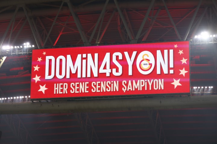 Galatasaray ligi 77 puanla şampiyon olarak tamamladı