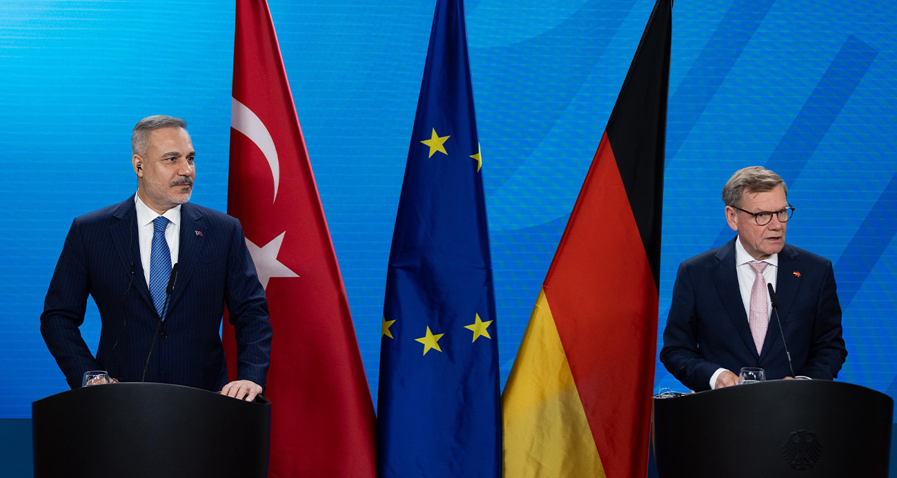 Dışişleri Bakanı Hakan Fidan, Türkiye’nin Avrupa Birliği'nden (AB) temel beklentisinin AB adaylık sürecine ilişkin değerlendirmelerin siyasi saiklerden bağımsız şekilde yürütülmesi olduğunu belirterek, "Türkiye’nin AB’nin savunma ve güvenlik erişimlerinden dışlanması, Avrupa'nın ortaya koyduğu güvenlik hedefleriyle çelişmektedir" ifadelerini kullandı. Fidan, İsrail’in Küresel Sumud Filosu’na müdahalesine de tepki göstererek, "Bunun literatürdeki adı korsanlıktır" dedi.
