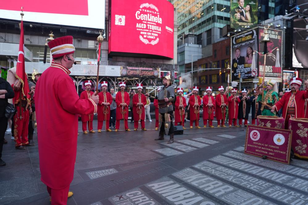 Mehter Takımı New York’un Times Meydanı'nda büyük ilgi gördü