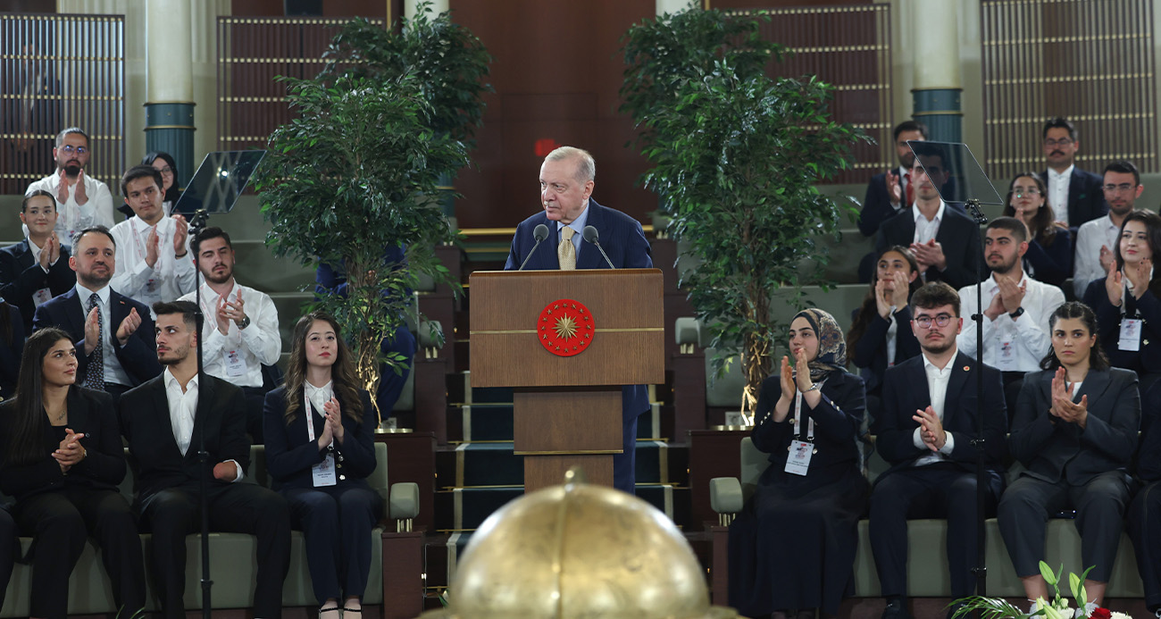 Cumhurbaşkanı Recep Tayyip Erdoğan, 19 Mayıs Atatürk’ü Anma, Gençlik ve Spor Bayramı dolayısıyla gençler ve milli sporcuları kabul etti.