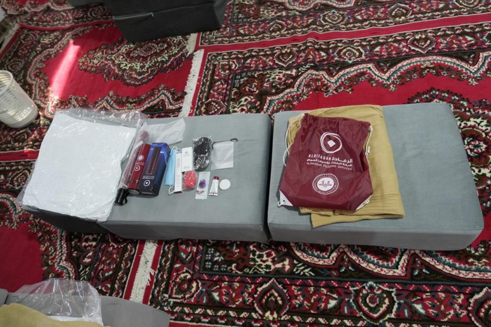 Arafat'ta yüksek klimalı ve koltuklu çadır hizmeti, kavurmalı pilav ikramı