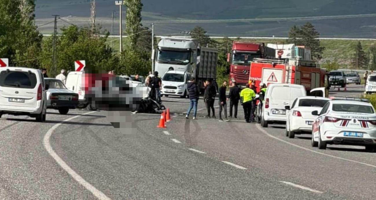 Kayseri’de otomobil ile hafif ticari araç çarpıştı: 1 ölü, 2 yaralı