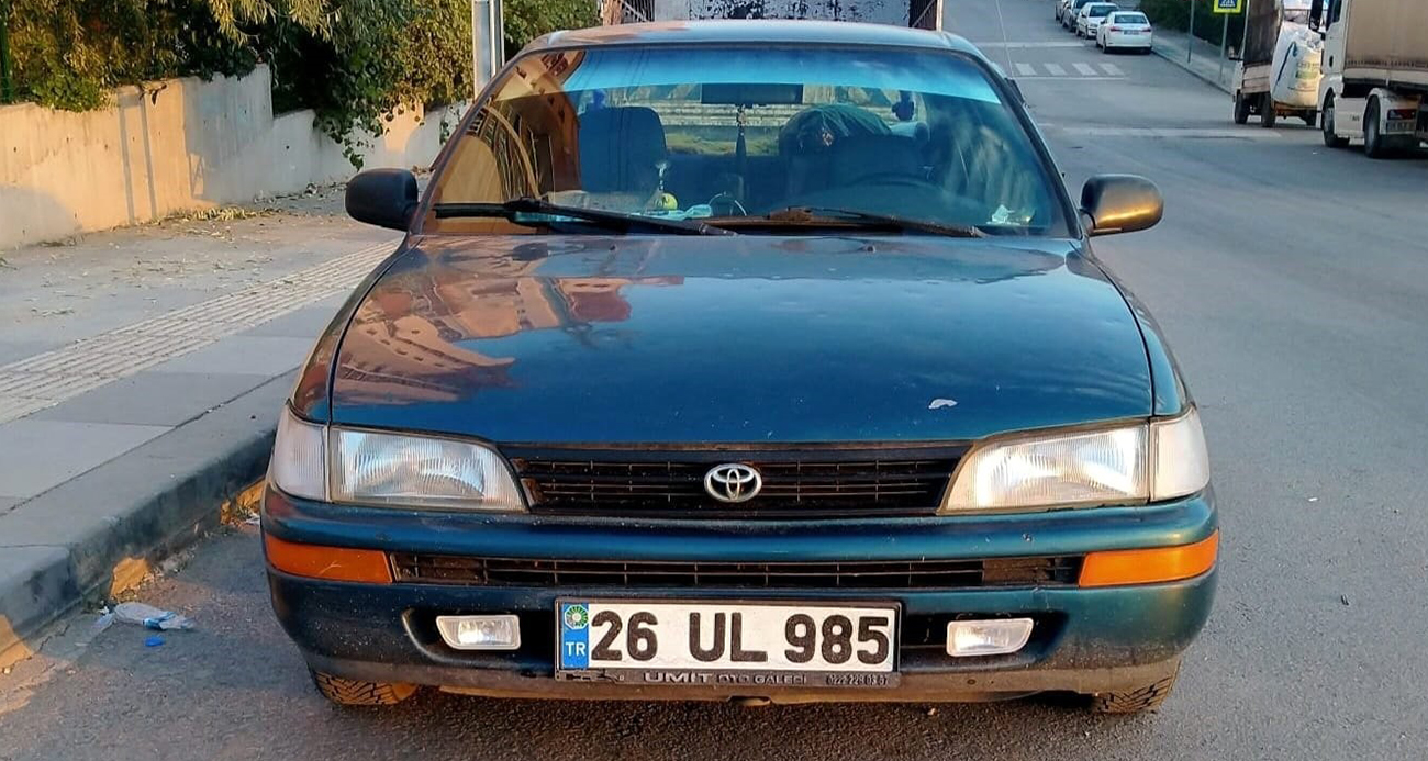 Muğla’nın Menteşe ilçesinde akıllara durgunluk veren bir "hırsızlık" ihbarı, eşine az rastlanır bir karışıklığı ortaya çıkardı. Tamircinin yanlışlıkla götürdüğü otomobilin anahtarının, iki farklı aracı da açıp çalıştırması polis ekiplerini bile şaşkına çevirdi.