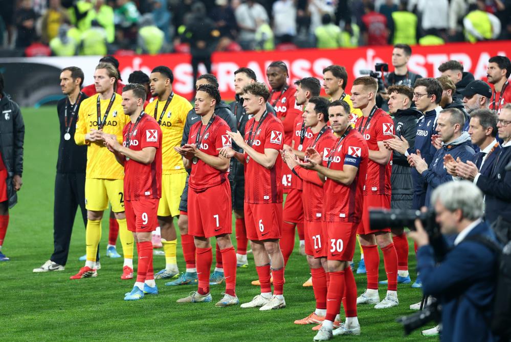 İngilizler İstanbul'da yine güldü! UEFA Avrupa Ligi şampiyonu Aston Villa