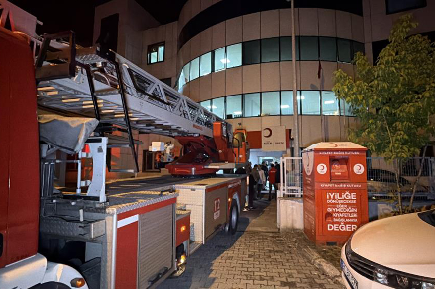 Düzce’de huzurevinde yangın: 54 kişi tahliye edildi