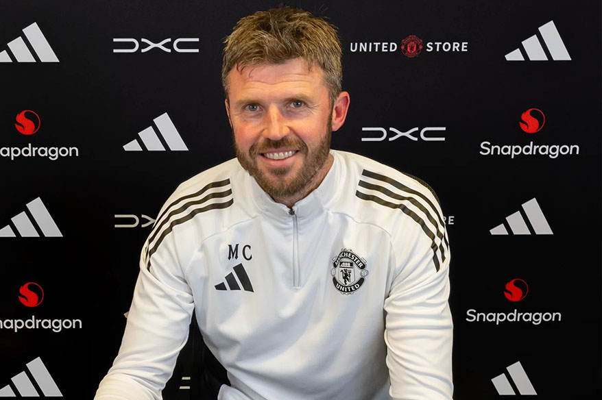 Manchester United, 2 yıl daha Michael Carrick’e emanet