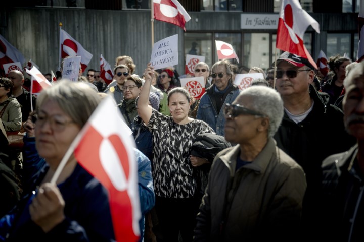 Grönland'daki yeni ABD konsolosluğu önünde protesto
