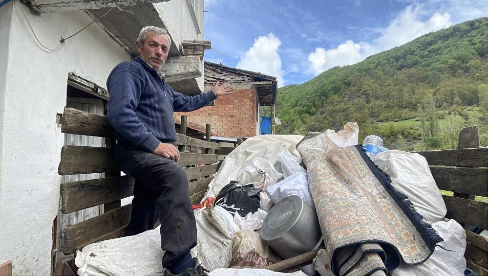 Tokat’ta heyelan riski altındaki köy boşaltılıyor