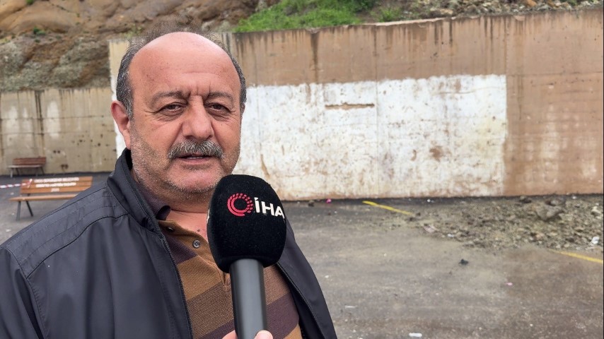 Otobüs perondan çıktı, saniyeler sonra toprak kayması oldu, görevli ise son anda kaçtı