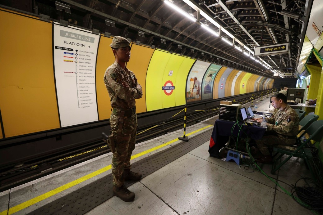 Londra’da yer altında NATO tatbikatı: Metro istasyonu askeri karargaha dönüştürüldü
