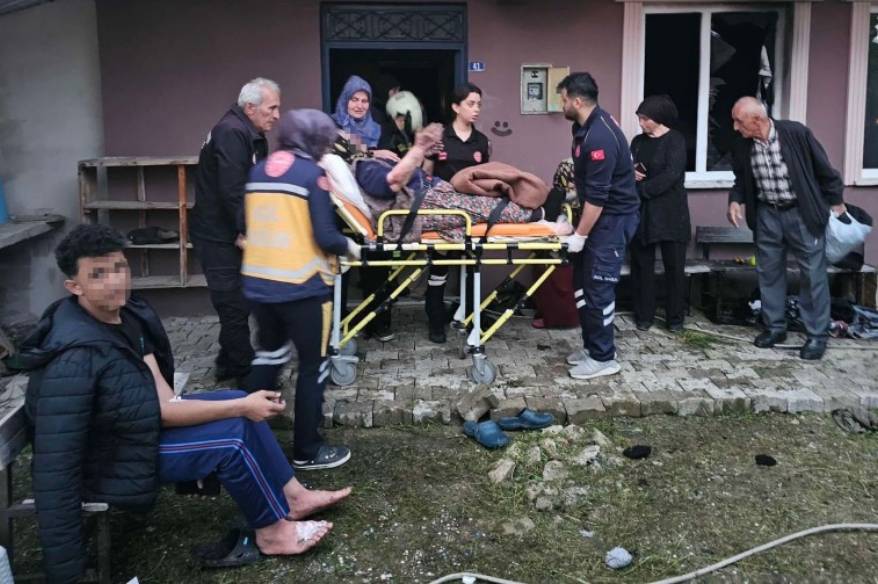 Benzinle soba yakmak isterken ölümden döndüler: 4 yaralı
