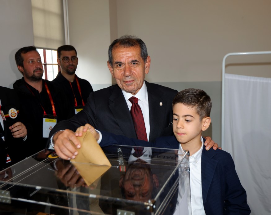 Galatasaray'da seçim günü: Oy verme işlemi başladı