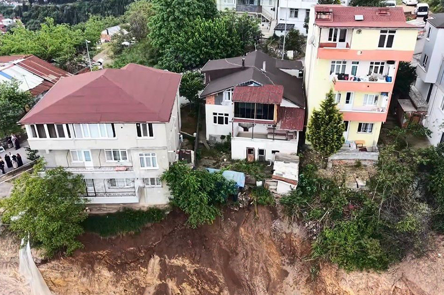 İzmit’teki toprak kaymasıyla ilgili proje sorumlularına 279 bin 340 lira para cezası