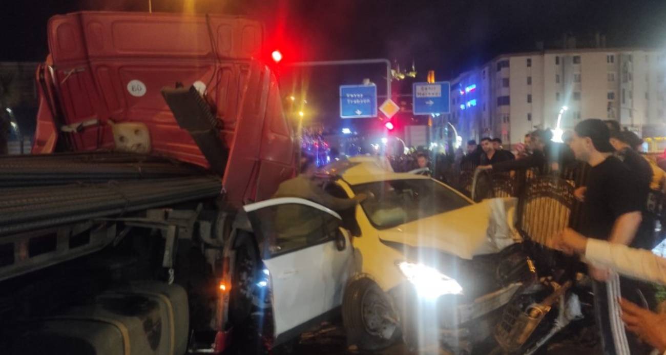 Giresun’da tır iki otomobile çarptı: 5 ölü, 6 yaralı