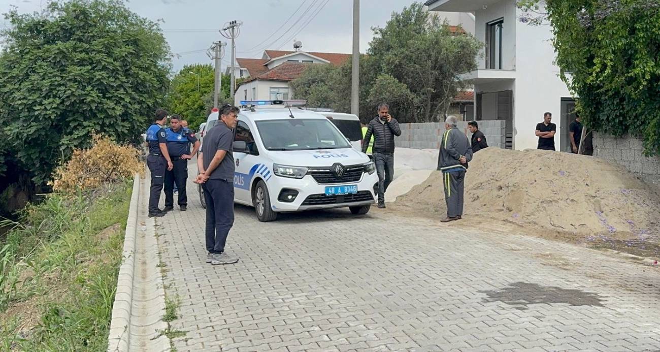 Olay sonrası hastaneye kaldırılan Karaca’nın tedavisinin sürdüğü öğrenildi.