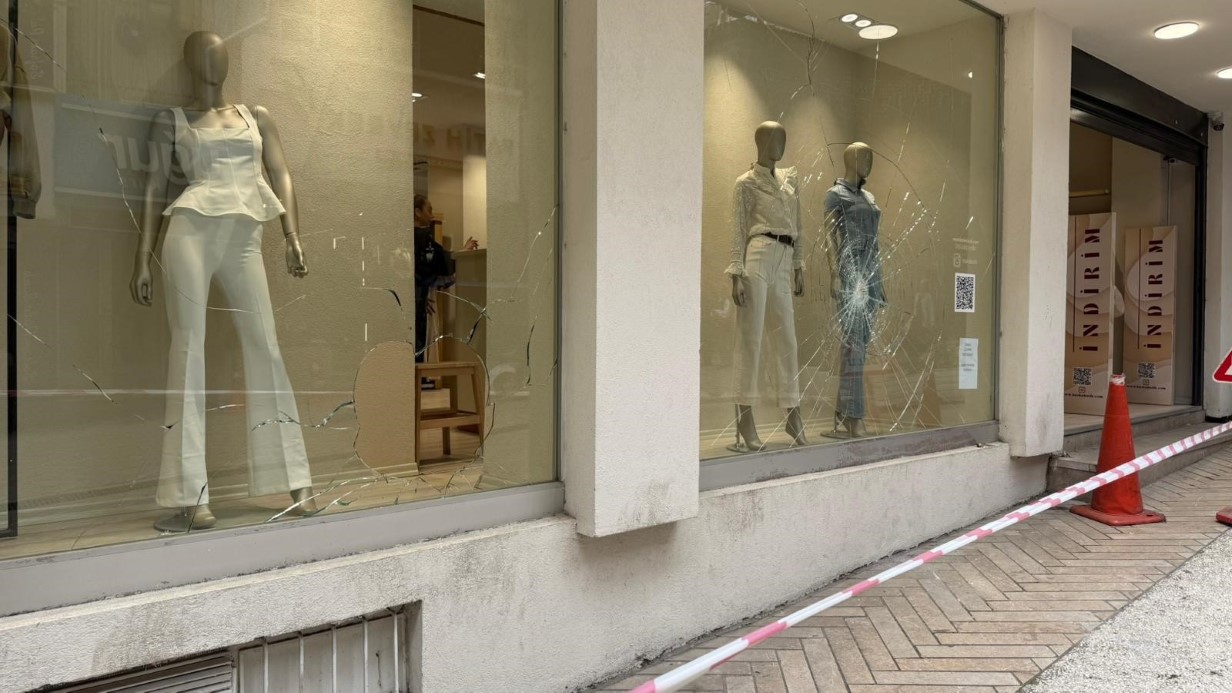 Dükkanların camını böyle kırdı: 14 ayrı suç kaydı var