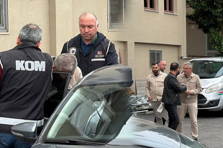 Akçakoca Belediye Başkanı Fikret Albayrak görevden uzaklaştırıldı