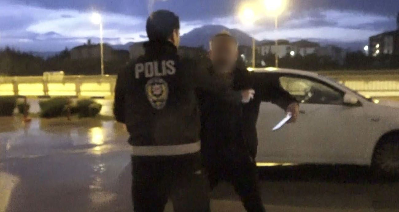 Sürücü alkollü çıktı, yolcu gazetecilere saldırdı