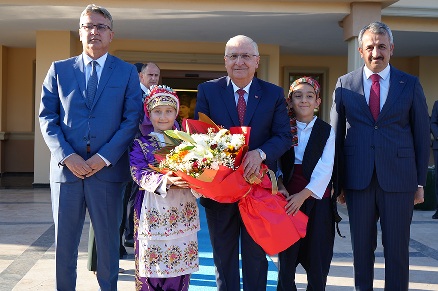 Milli Savunma Bakanı Güler Edirne’de