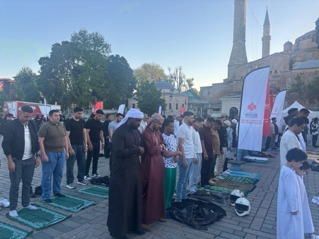 Vatandaşlar Kurban Bayramı namazını Ayasofya’da kıldı