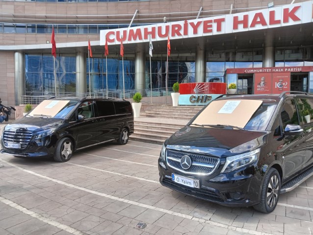 Özgür Özel döneminde CHP’ye tahsis edildiği iddia edilen iki araç 