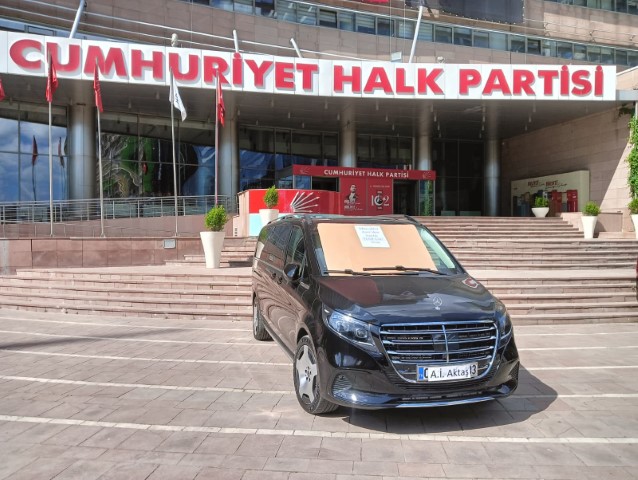 Özgür Özel döneminde CHP’ye tahsis edildiği iddia edilen iki araç 