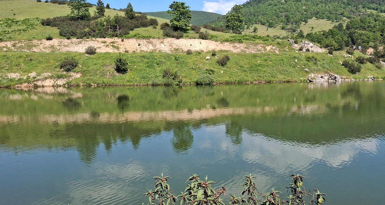 Arkadaşlarıyla girdiği gölette can verdi