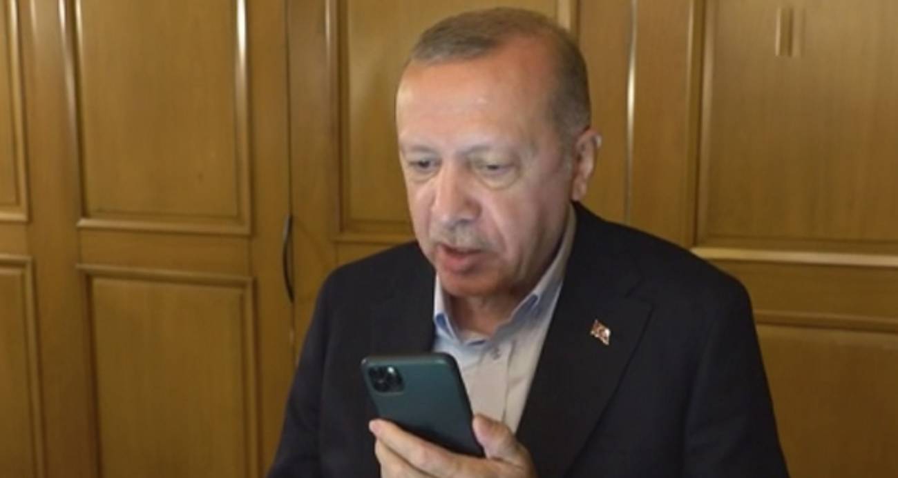 Cumhurbaşkanı Recep Tayyip Erdoğan, Cezayir Cumhurbaşkanı Abdülmecid Tebbun ile telefon görüşmesi gerçekleştirdi.