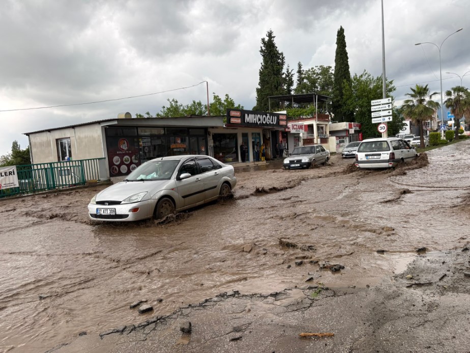 Osmaniye’de aynı gün içerisinde ikinci defa sel felaketi yaşadı