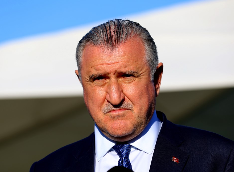 Bakan Osman Aşkın Bak: 