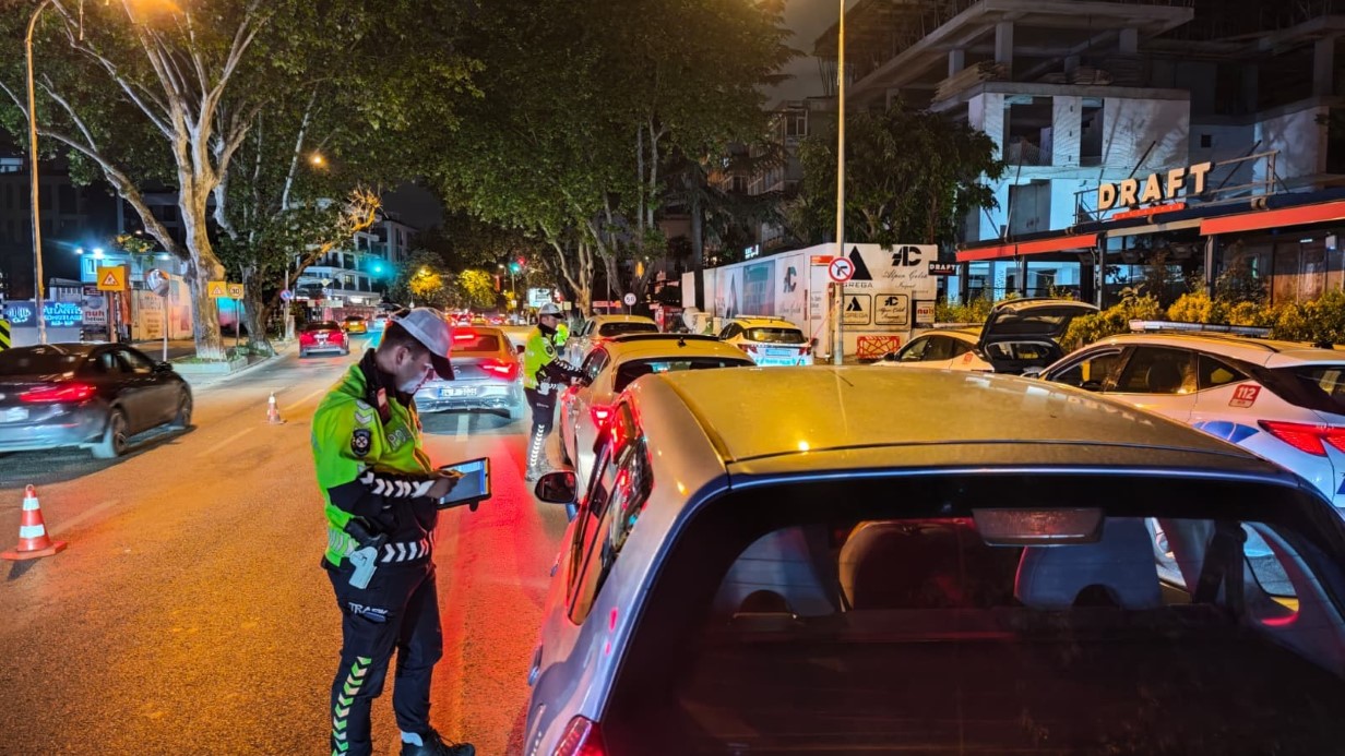 Kadıköy’de polis ekiplerinden bayram denetimi