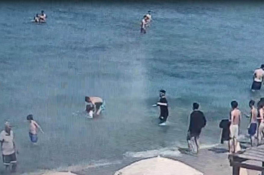 Kuşadası’nda denizde can pazarı: 70 yaşındaki turist ölümden döndü