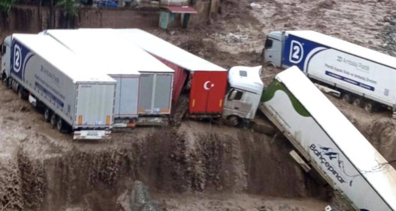 Osmaniye’deki heyelanda 6 tır zarar gördü