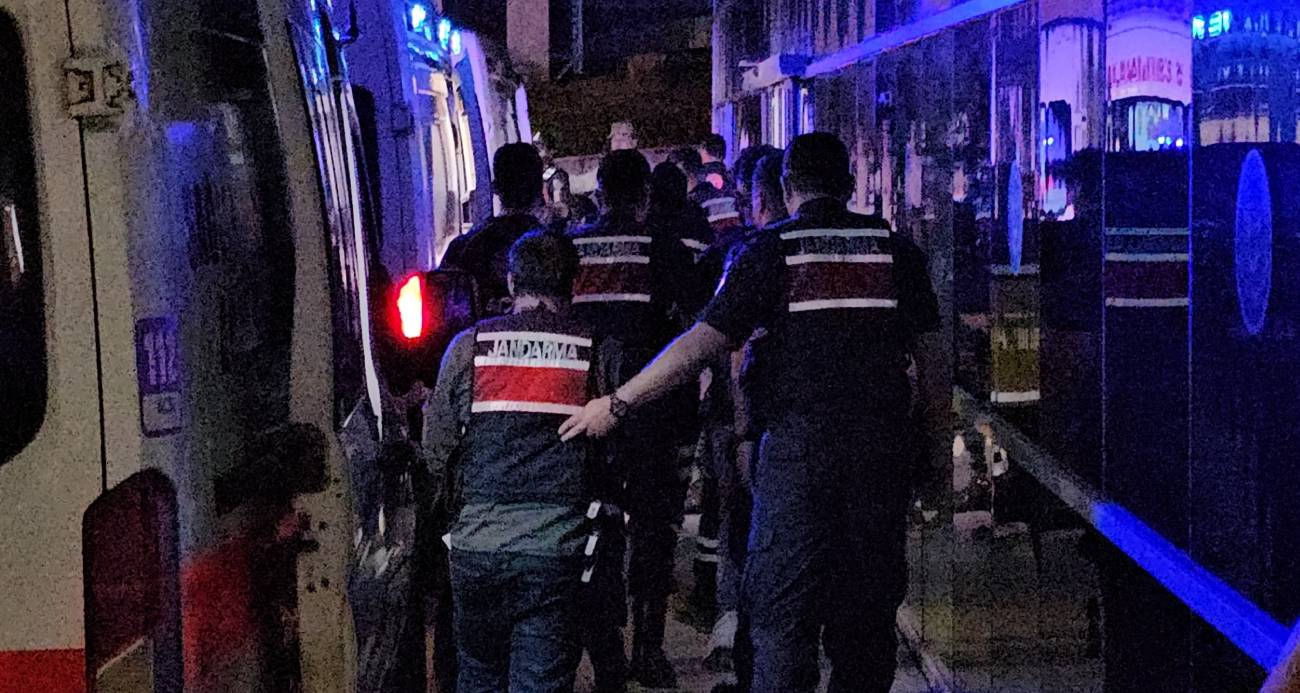 İl Sağlık Müdürlüğü ve Tarım Müdürlüğü ekiplerince yemeklerden numuneler alındığı öğrenildi.