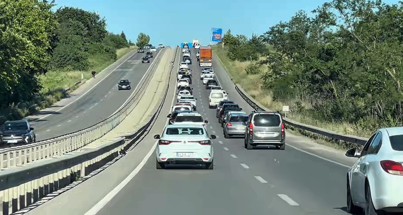 Dönüş yoğunluğu başladı, Bursa yolunda uzun kuyruklar oluştu