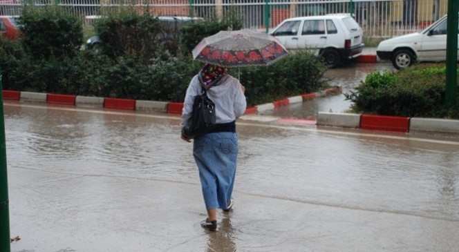 Kırıkkale&#039;de Sağnak Yağış.